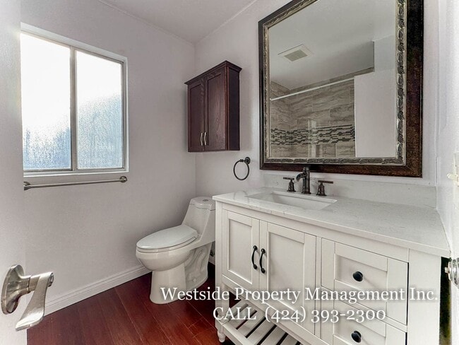 Building Photo - 1827 S Barrington Ave