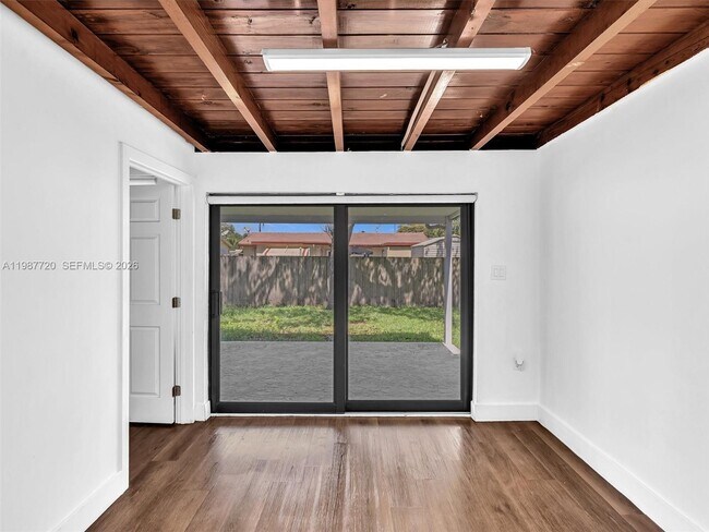 Building Photo - 3193 Taft St