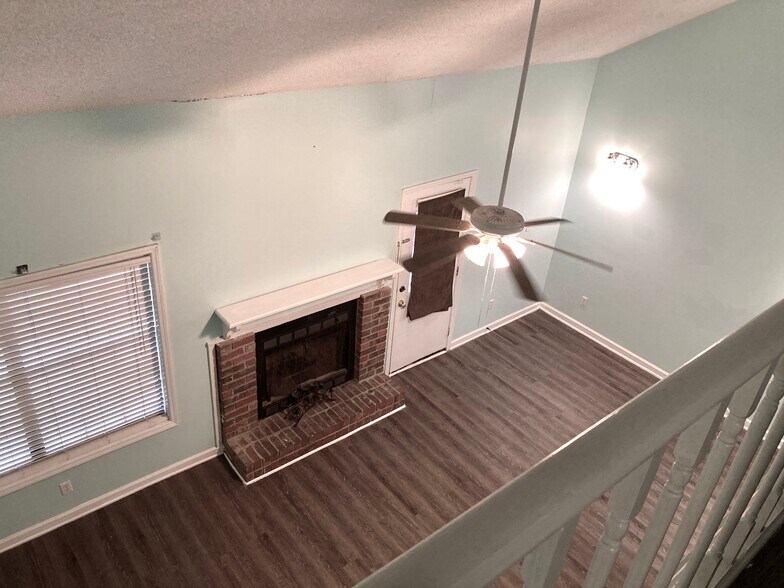 Living Room BirdsEye View - 27 Ninety Two Plz