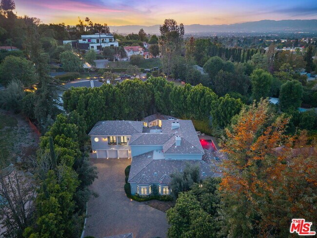 Building Photo - 4923 Amigo Ave