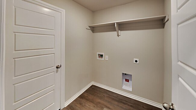 Building Photo - Very Nice Brand New 4 Bedroom home in Mustang Schools