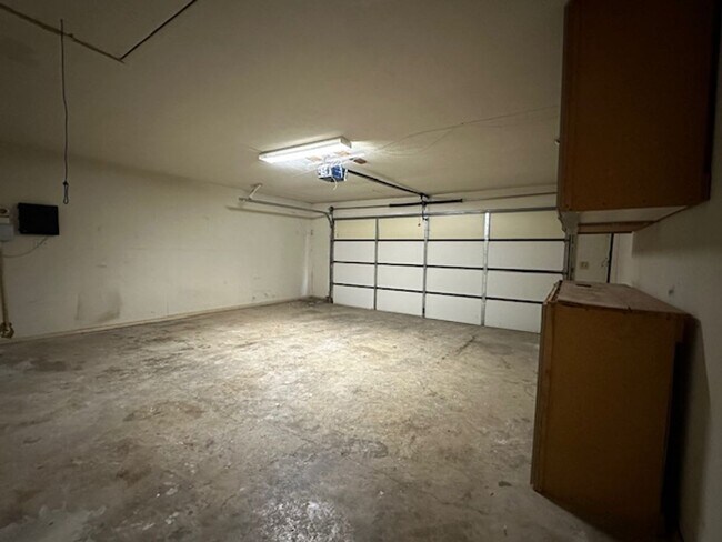 Building Photo - Family home in Huntington Subdivision in P...