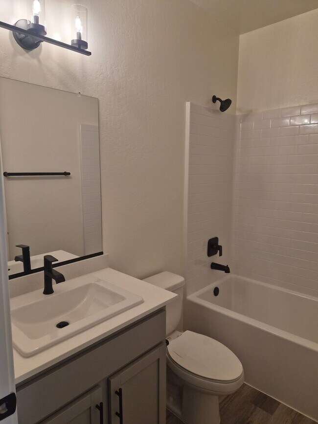 Building Photo - Large 4-Bedroom, 3-Bath Home