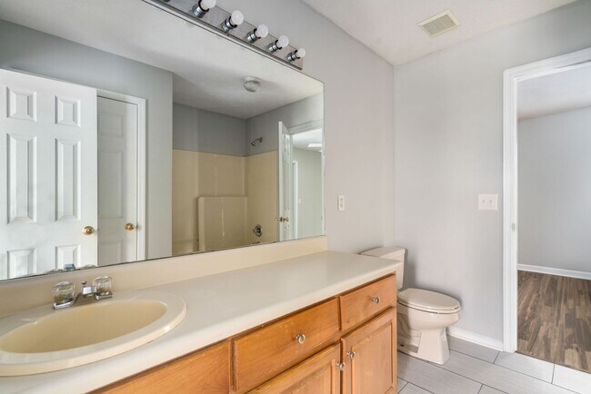 Building Photo - 3-Bed, 3-Bath Duplex Minutes from Auburn Shopping & Dining