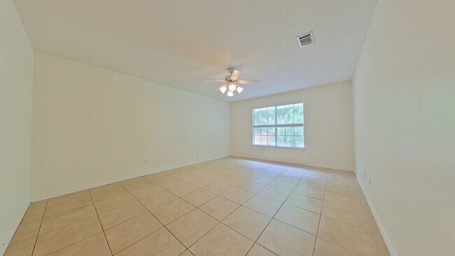 Building Photo - 143 Steeplechase Dr