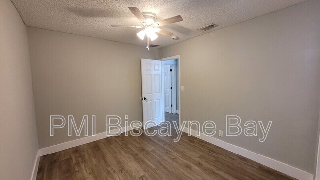 Building Photo - 1309 NW 89th Dr