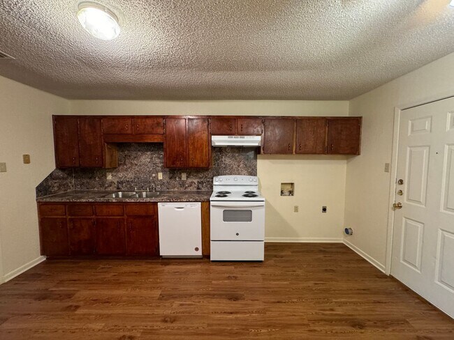 Building Photo - 1115 White Ave