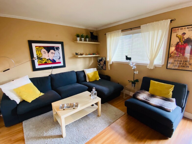 Building Photo - CHEVY Glenchase Ln