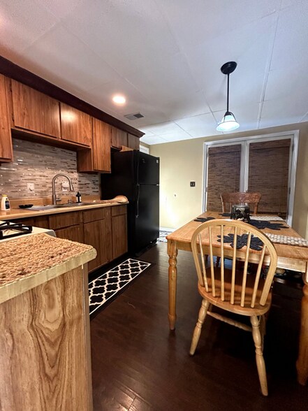 Primary Photo - 5204 Roman Dr