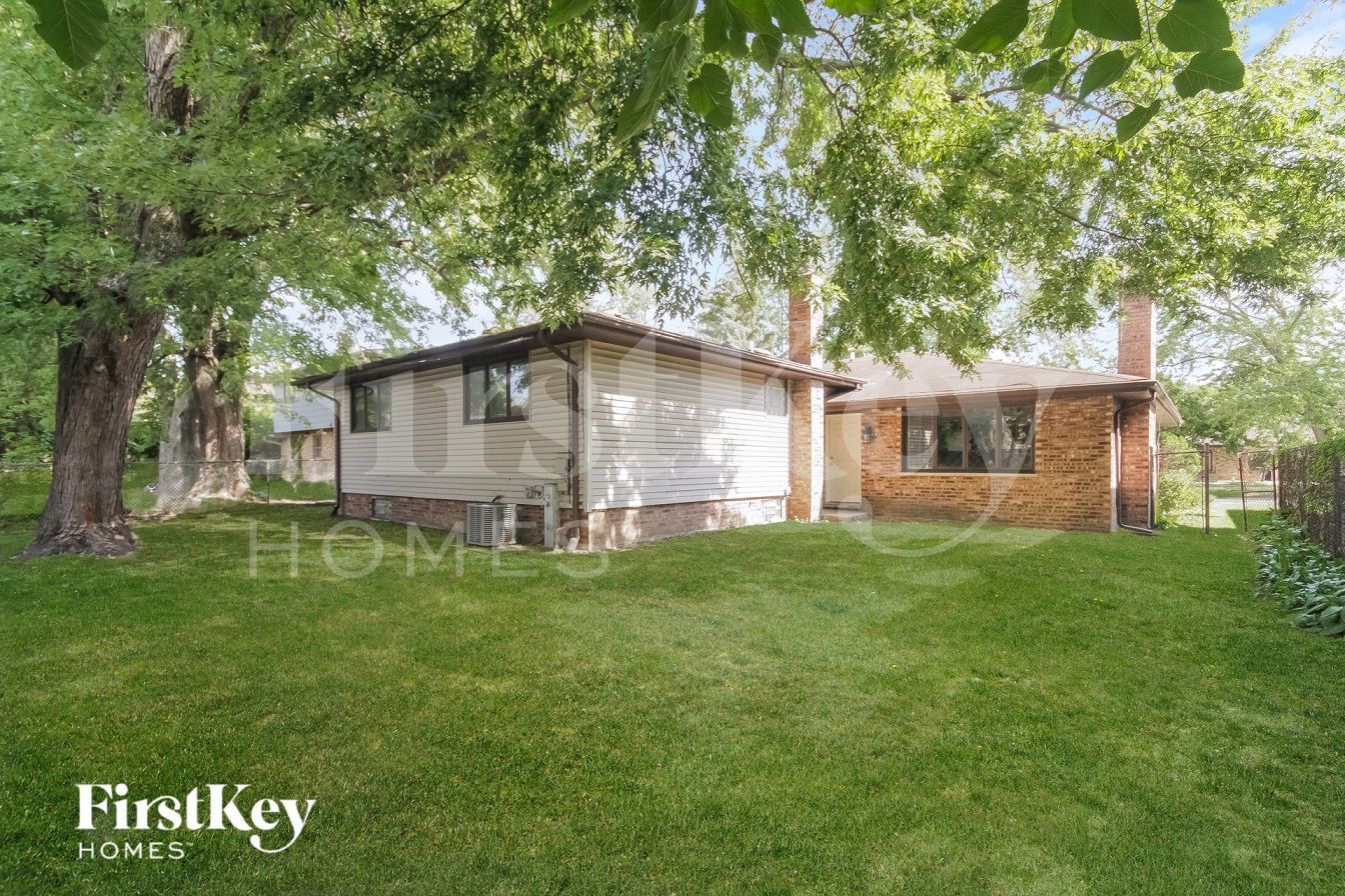 Building Photo - 18428 Lange St