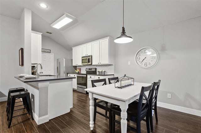 Building Photo - 1432 Castlegar Ln
