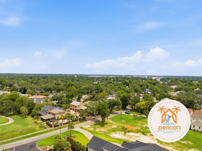 Building Photo - 825 Bayshore Dr
