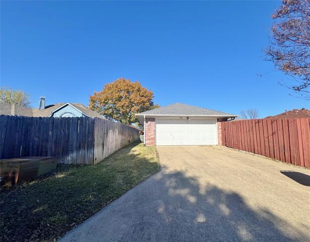 Building Photo - 906 Moore St