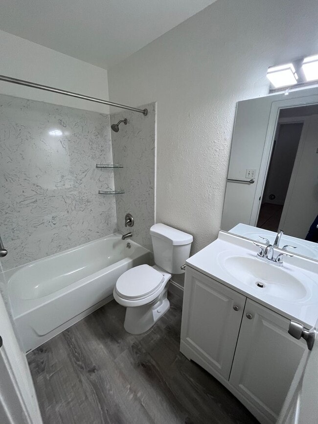 Building Photo - 5932-5934 Clover Manor Way