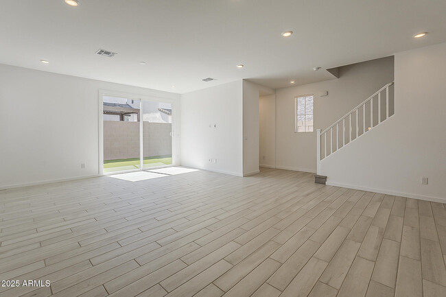 Building Photo - 2434 W Rowel Rd