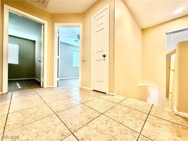 Building Photo - 10256 Missouri Meadows St