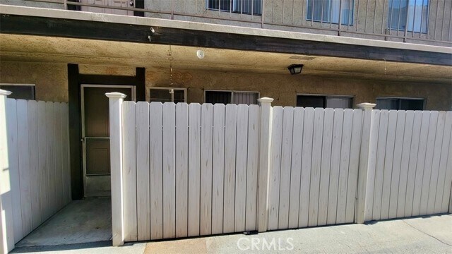 Building Photo - 14817 Sylvan St