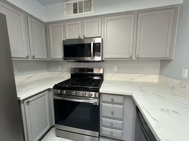 Building Photo - Las Vegas 2 bedroom condo for rent.
