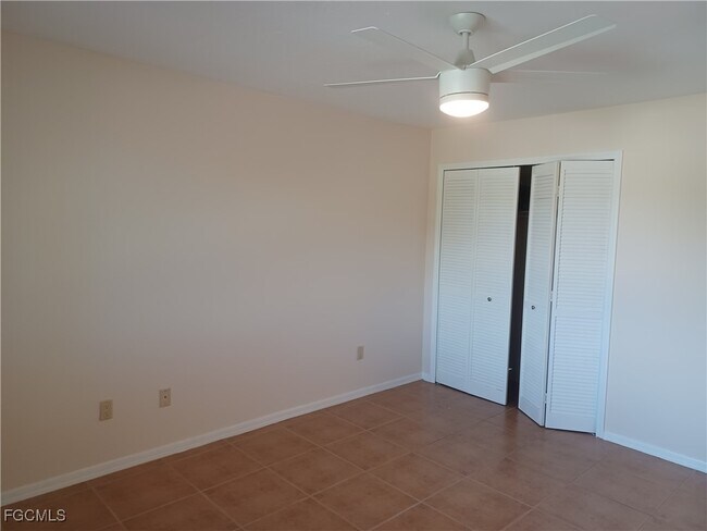 Building Photo - 5515 SW 12th Ave