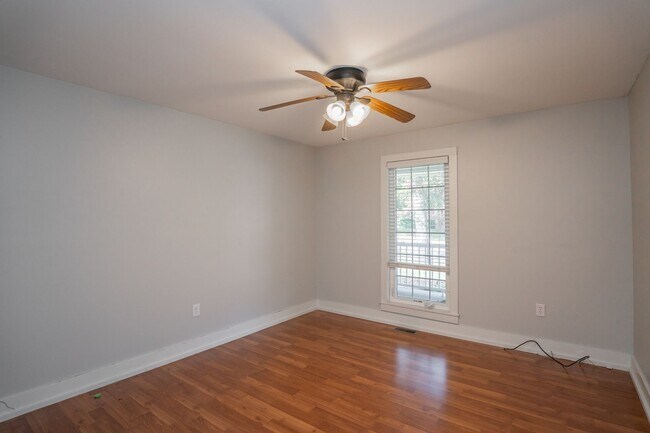 Building Photo - Adorable 3 Bedroom Sherwood Home