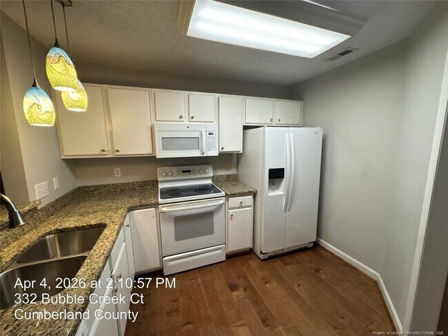 Building Photo - 332 Bubble Creek Ct