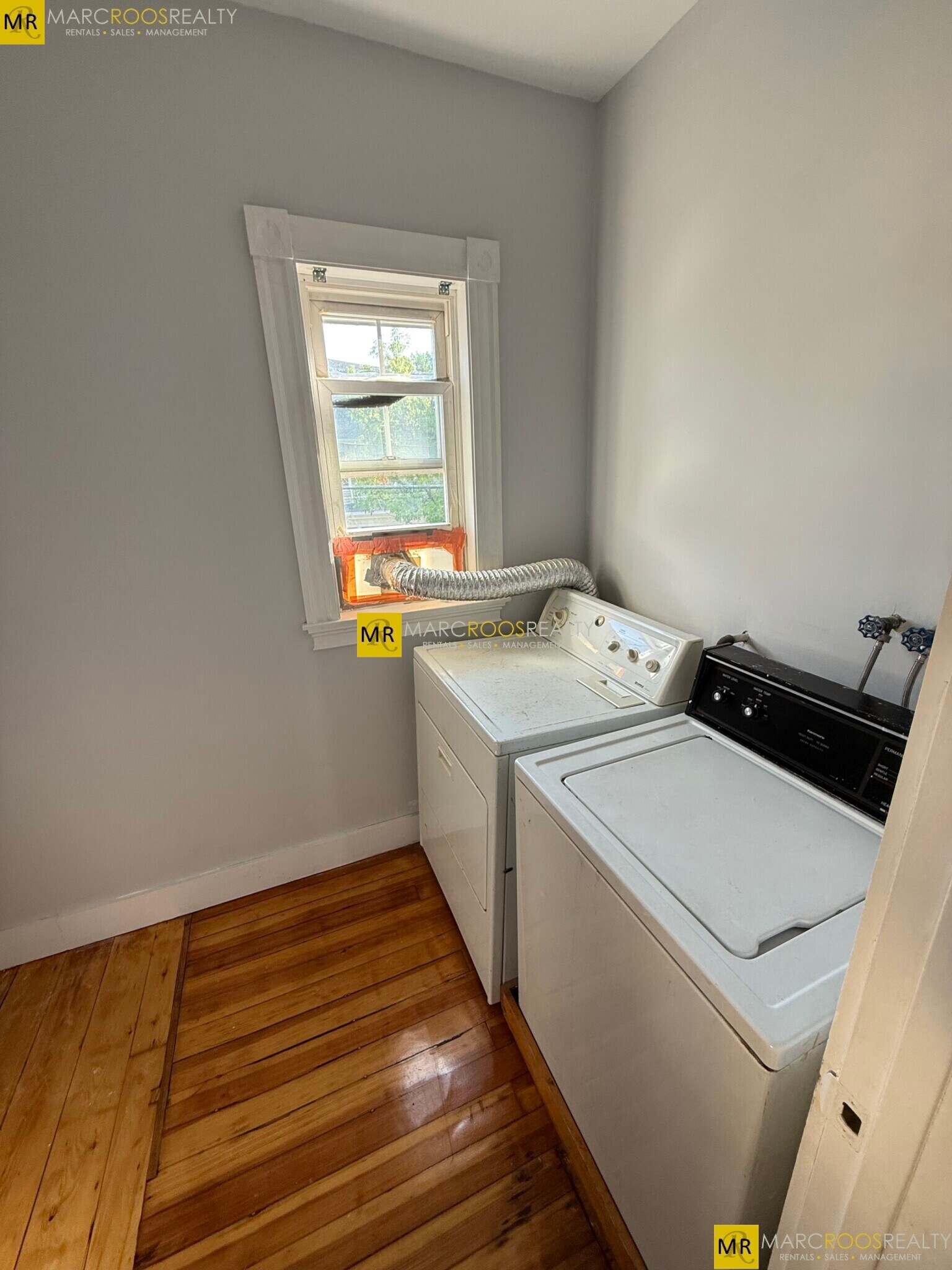 Building Photo - 68 Willow Ave