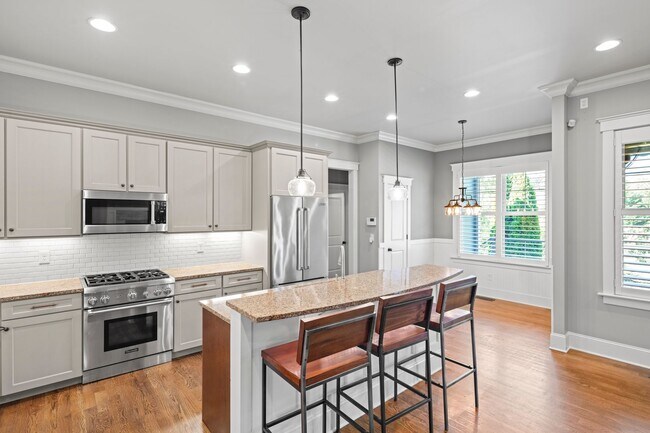 Building Photo - High-End Home on One Level - Beautiful Fletcher Neighborhood