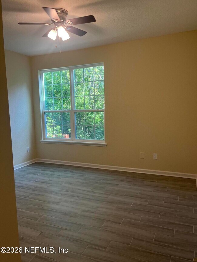 Building Photo - 13703 Richmond Park Dr N
