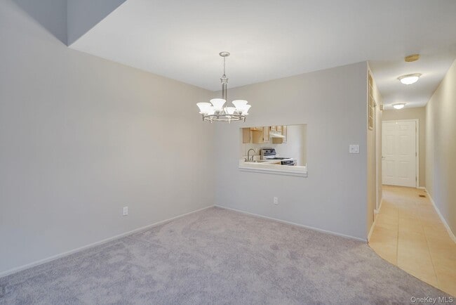 Building Photo - 18 Summerfield Cir