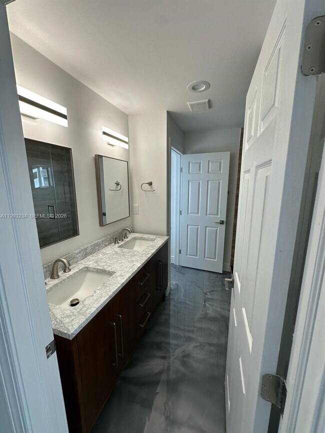 Building Photo - 2110 NW 91st Terrace