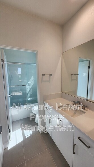 Building Photo - 35944 Randall Ln