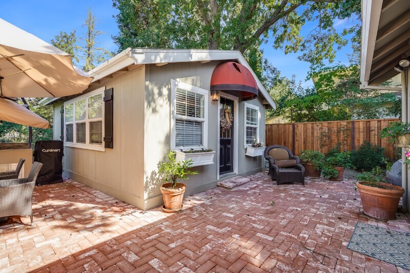 Building Photo - 828 Richard Ln