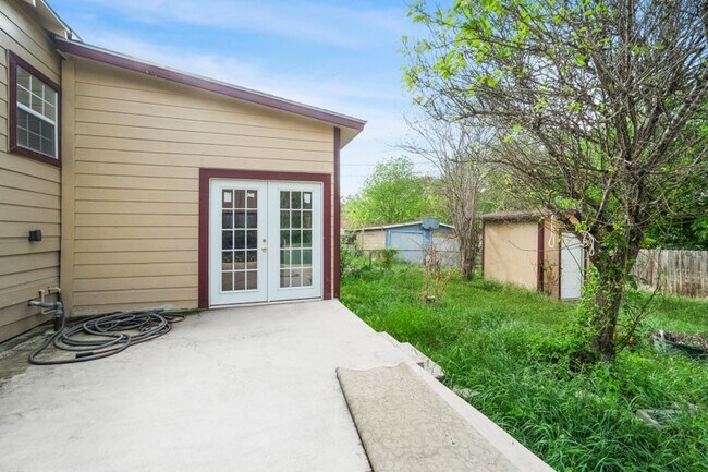 Building Photo - 1519 Schley Ave