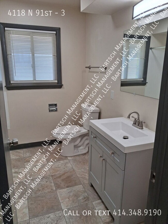 Building Photo - 4118 N 91st-3