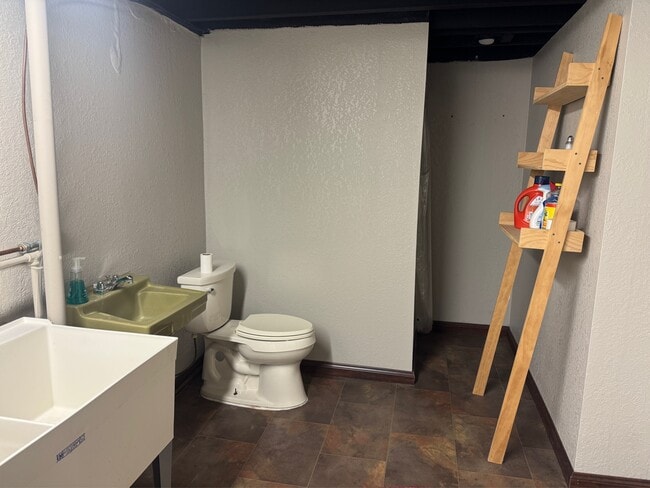 Building Photo - 1014 St Andrews Way