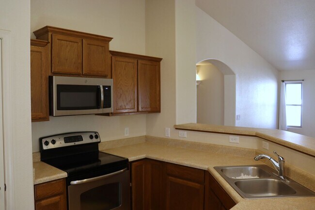 Building Photo - Home in Holiday Community Resort