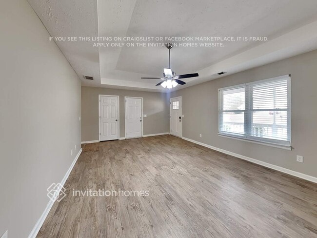 Building Photo - 495 Mountainview Dr