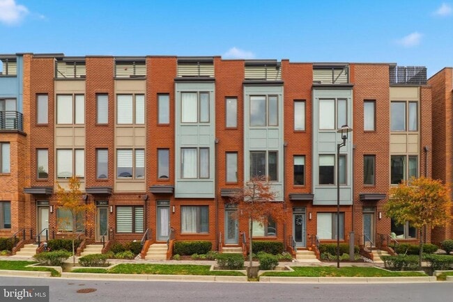 Building Photo - 16199 Columbus Ave