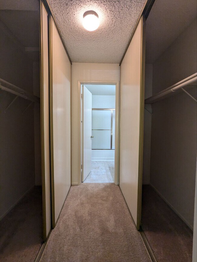 Building Photo - 38860 Cherry Glen Common