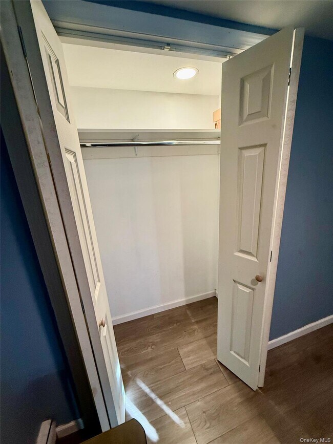 Building Photo - 14 Alary Rd