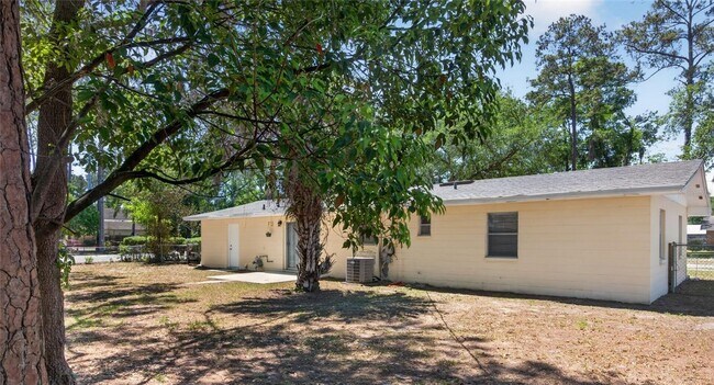 Building Photo - 3907 NW 21st St