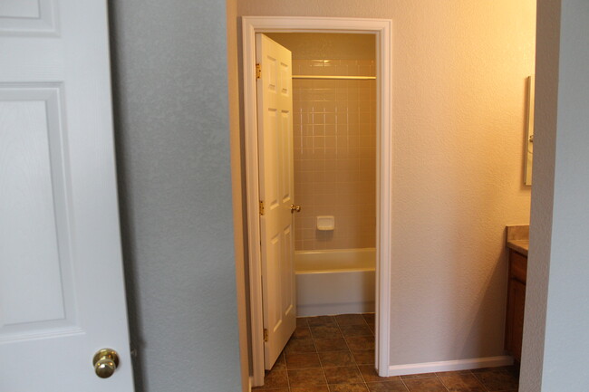 hallway - 216 Whitehaven Cir