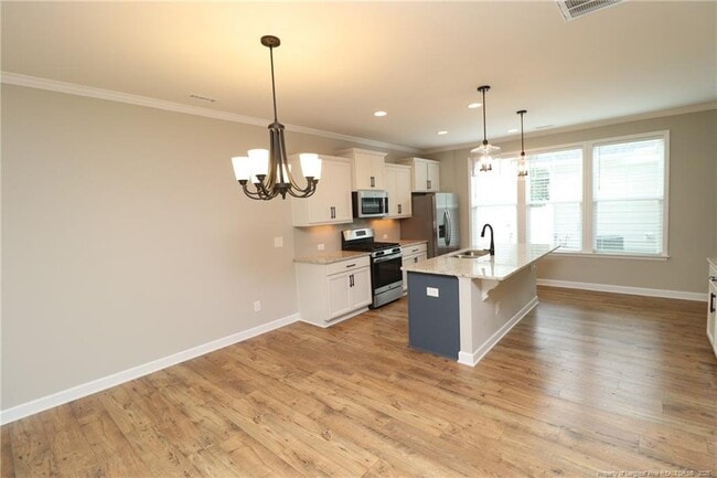 Building Photo - 152 Etteinne Garden Ln
