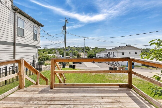 Building Photo - 3319A Felicia St