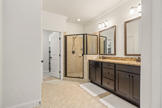 Building Photo - Convenient Carrboro Living in a Spacious 4 Bedroom Home