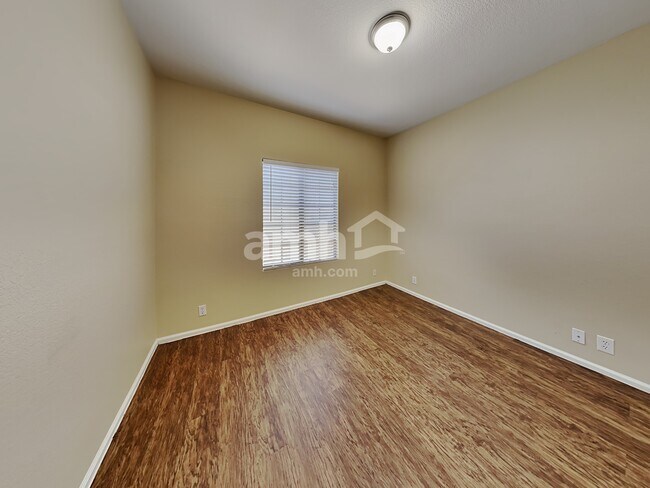 Building Photo - 8746 W Cherry Hills Dr