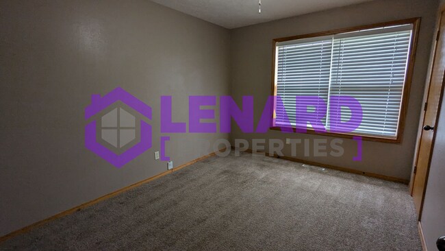 Building Photo - 553 N Chandler Ave