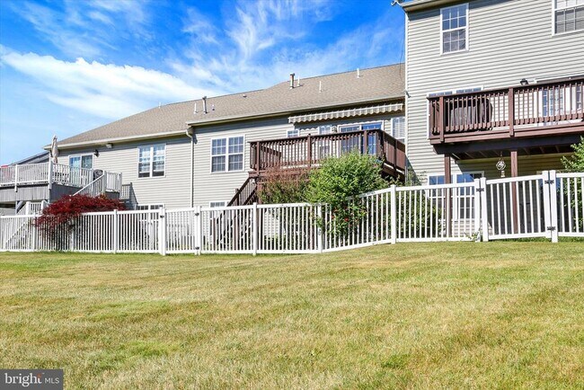 Building Photo - 6444 Terrace Ct