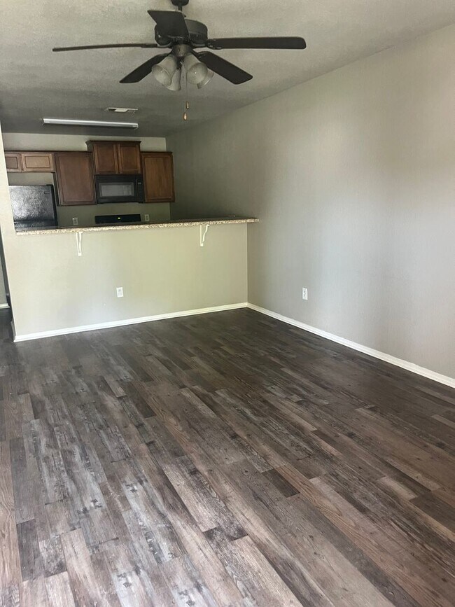 Building Photo - TG-4014 N. 54'TH