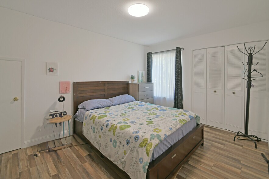 Building Photo - 7225 Via Romera